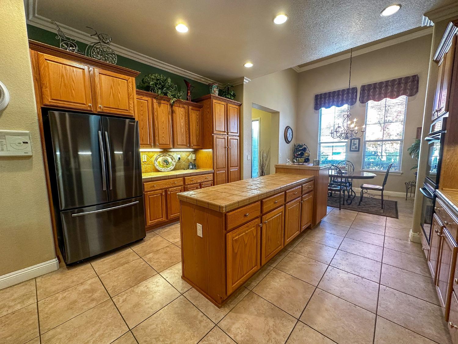 Detail Gallery Image 12 of 64 For 2818 Rockaway Ln, Sacramento,  CA 95835 - 2 Beds | 2/1 Baths