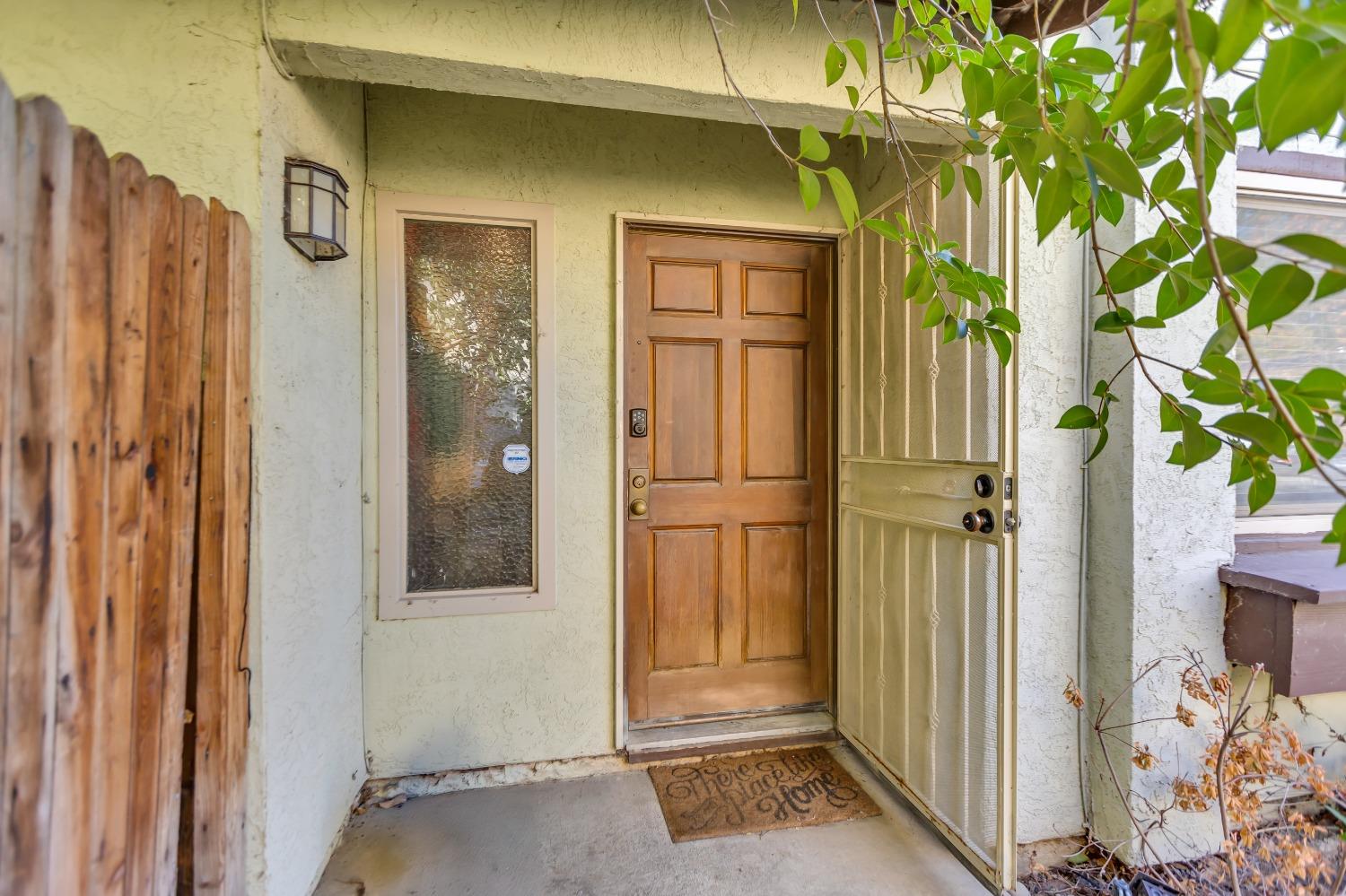 Detail Gallery Image 5 of 35 For 1246 Pebblewood Dr, Sacramento,  CA 95833 - 3 Beds | 2 Baths