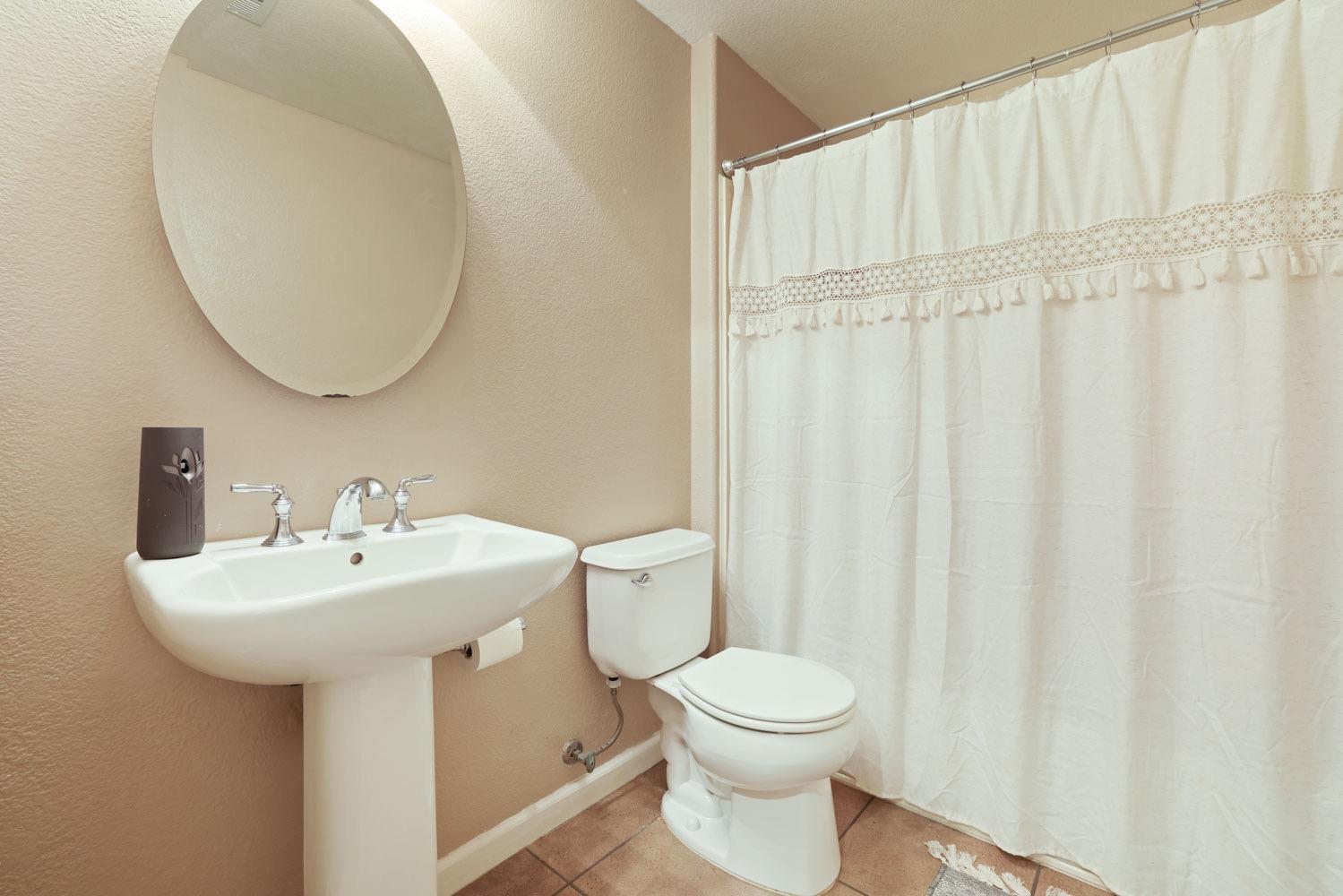 Detail Gallery Image 22 of 51 For 1360 Shady Ln #1015,  Turlock,  CA 95382 - 2 Beds | 2 Baths