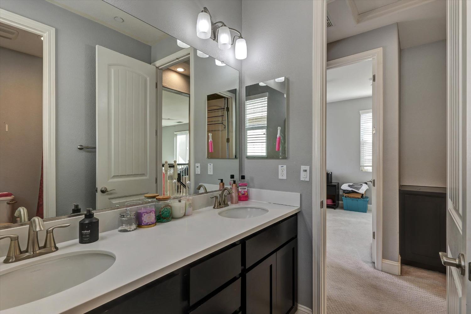 Detail Gallery Image 29 of 44 For 3682 Gozo Island Ave, Sacramento,  CA 95834 - 3 Beds | 2/1 Baths