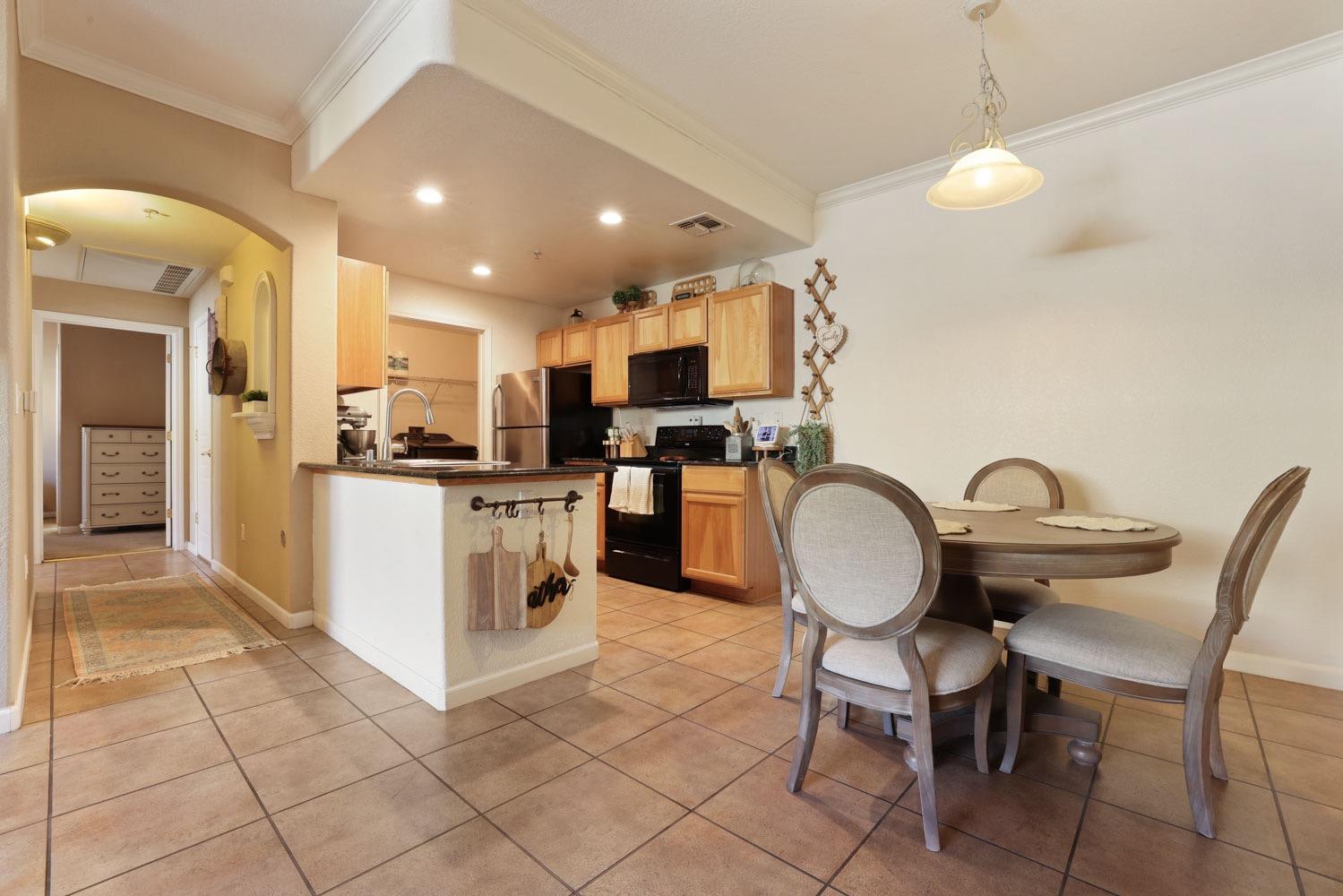 Detail Gallery Image 11 of 51 For 1360 Shady Ln #1015,  Turlock,  CA 95382 - 2 Beds | 2 Baths