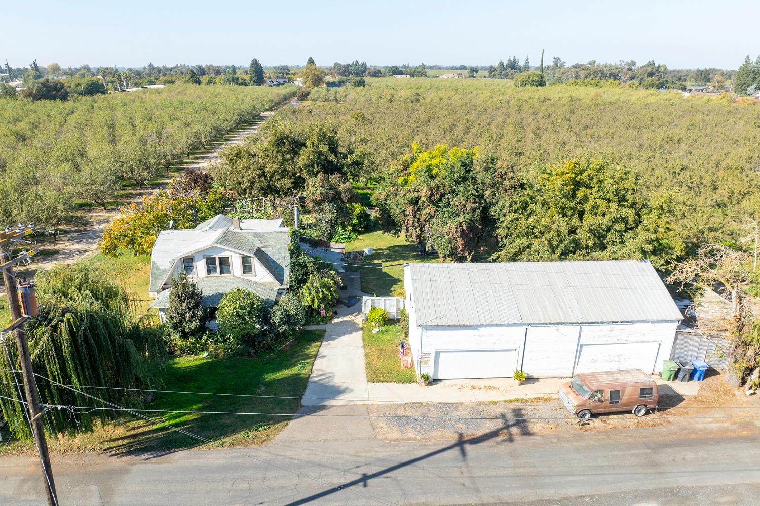 Detail Gallery Image 1 of 35 For 401 N Indiana Ave, Modesto,  CA 95357 - 4 Beds | 2 Baths