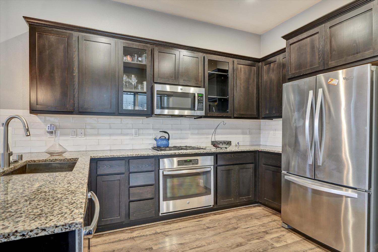 Detail Gallery Image 6 of 44 For 3682 Gozo Island Ave, Sacramento,  CA 95834 - 3 Beds | 2/1 Baths