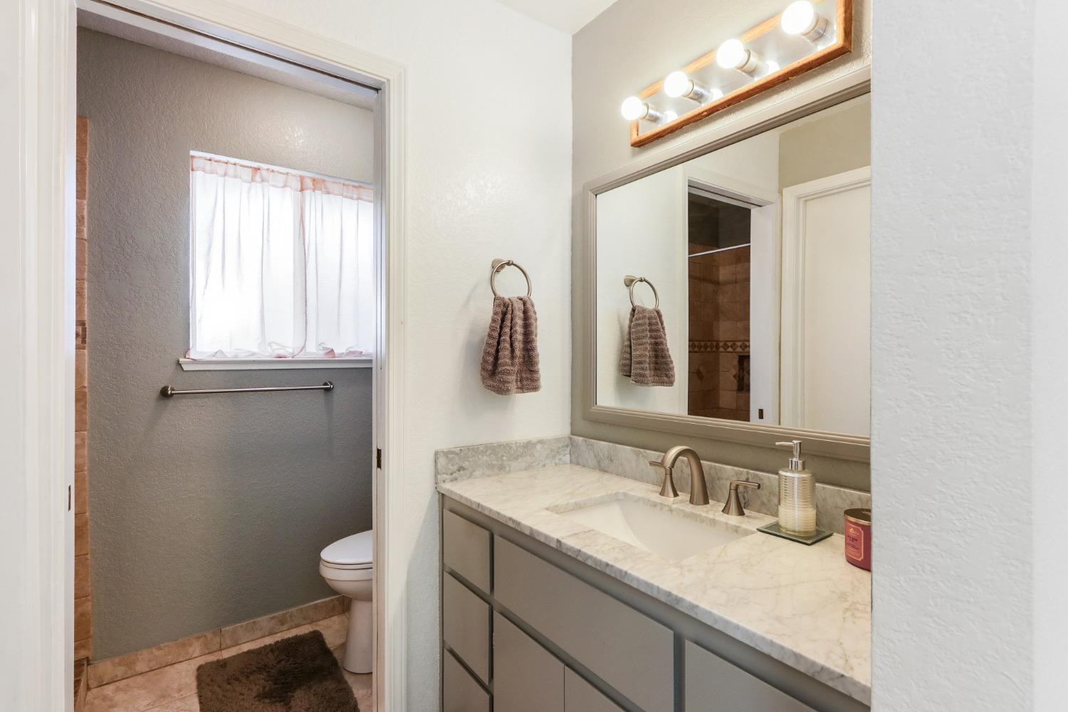 Detail Gallery Image 31 of 62 For 1120 Cresthaven Dr, Roseville,  CA 95678 - 3 Beds | 2 Baths