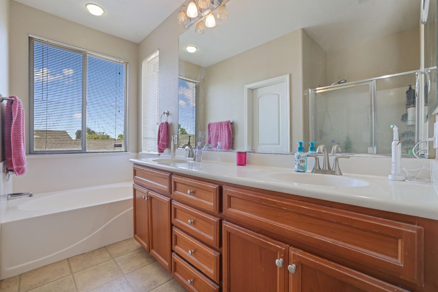 Detail Gallery Image 32 of 40 For 1740 Vintage Cir, Oakdale,  CA 95361 - 4 Beds | 2/1 Baths