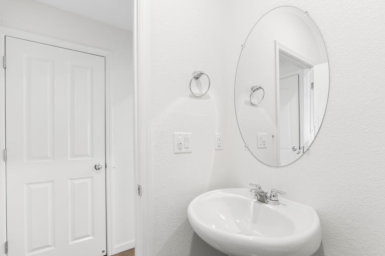 Detail Gallery Image 19 of 38 For 2 Bridgehome Ct, Sacramento,  CA 95834 - 3 Beds | 2/1 Baths