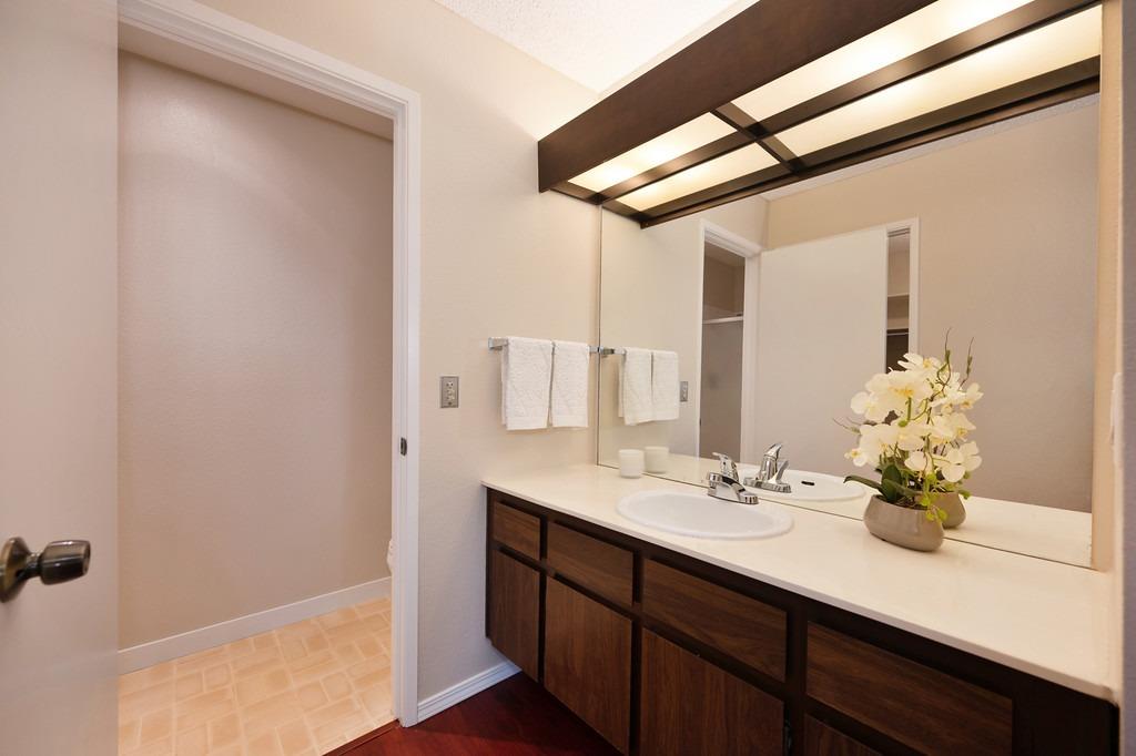 Detail Gallery Image 24 of 42 For 660 Woodside Sierra #1,  Sacramento,  CA 95825 - 2 Beds | 2 Baths