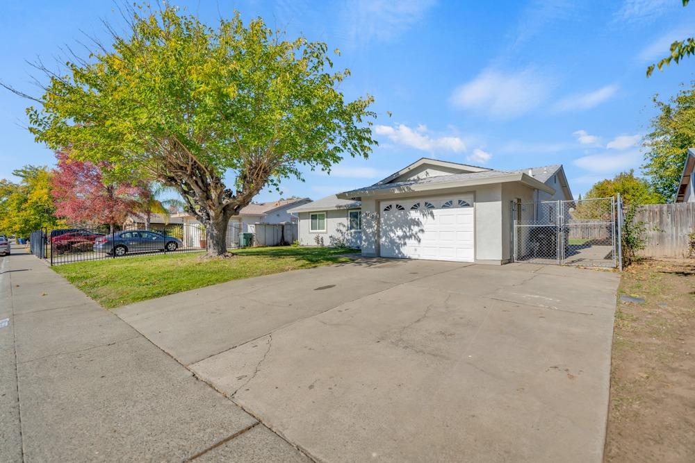 Detail Gallery Image 2 of 50 For 5853 Ambler St, Sacramento,  CA 95823 - 4 Beds | 2 Baths