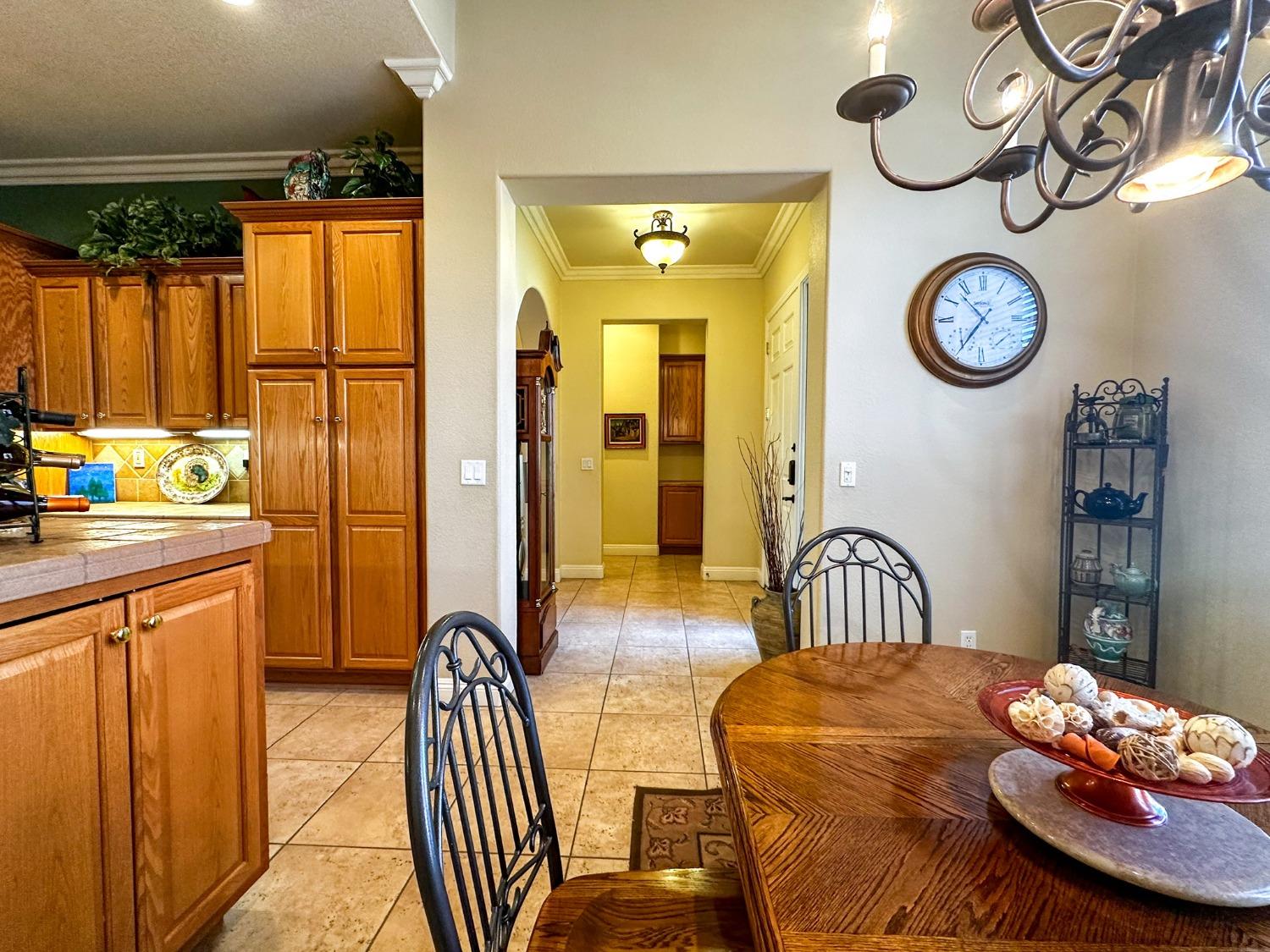 Detail Gallery Image 10 of 64 For 2818 Rockaway Ln, Sacramento,  CA 95835 - 2 Beds | 2/1 Baths