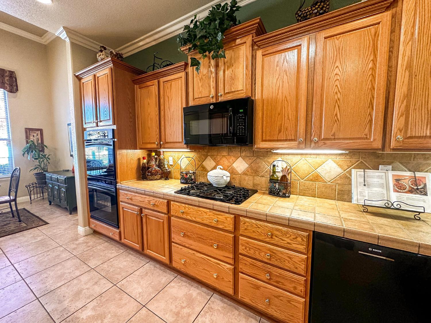 Detail Gallery Image 17 of 64 For 2818 Rockaway Ln, Sacramento,  CA 95835 - 2 Beds | 2/1 Baths