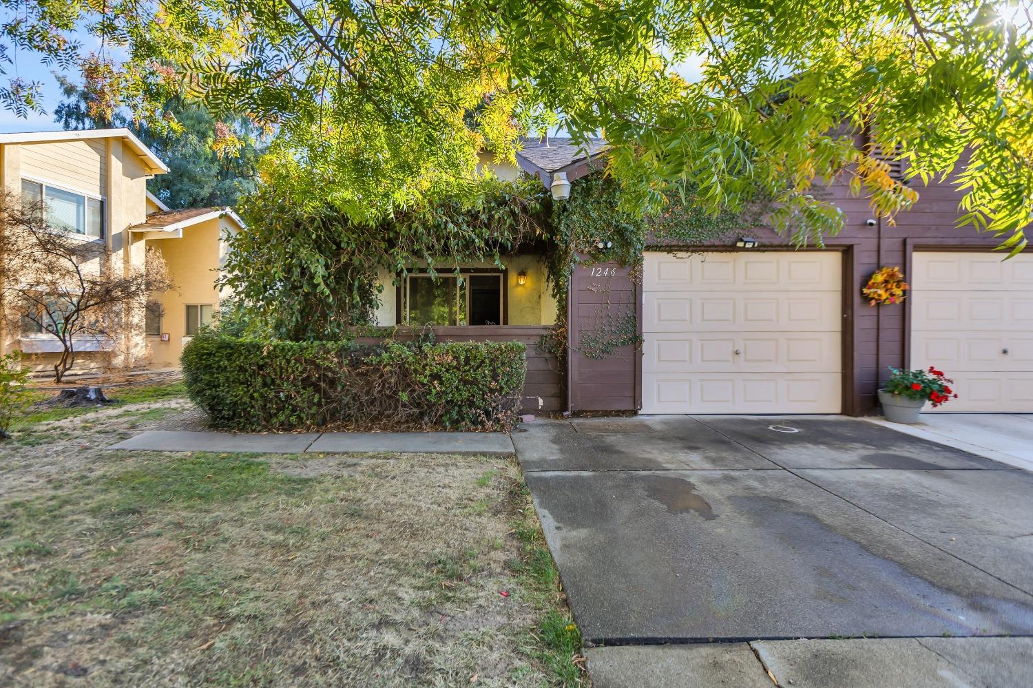 Detail Gallery Image 4 of 35 For 1246 Pebblewood Dr, Sacramento,  CA 95833 - 3 Beds | 2 Baths