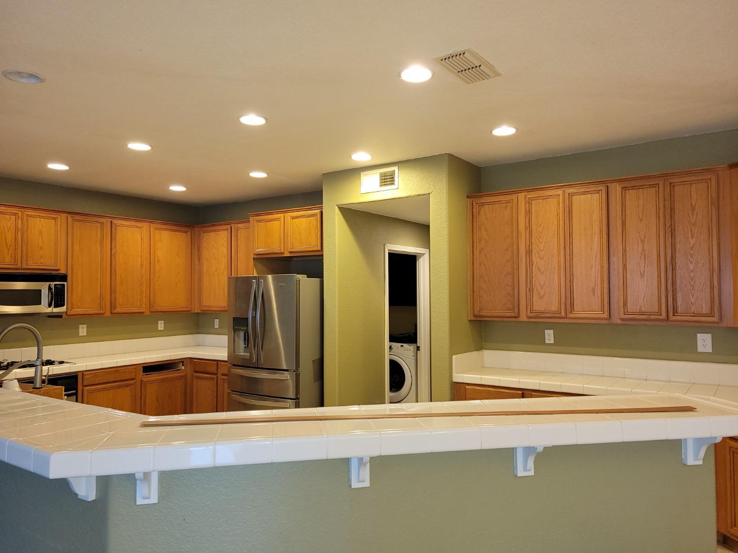 Detail Gallery Image 7 of 20 For 1646 Islesworth Way, Plumas Lake,  CA 95961 - 4 Beds | 2/1 Baths