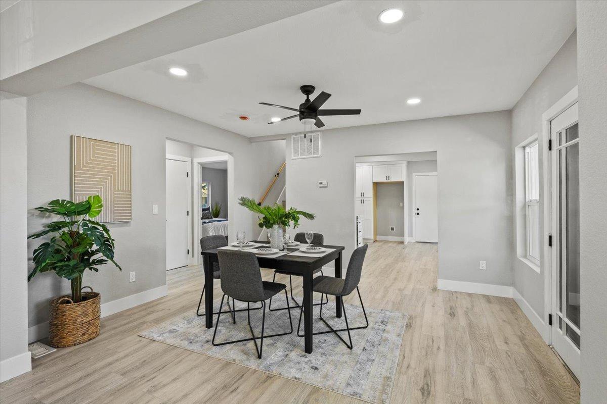 Detail Gallery Image 7 of 33 For 2030 19th St, Sacramento,  CA 95818 - 4 Beds | 2 Baths