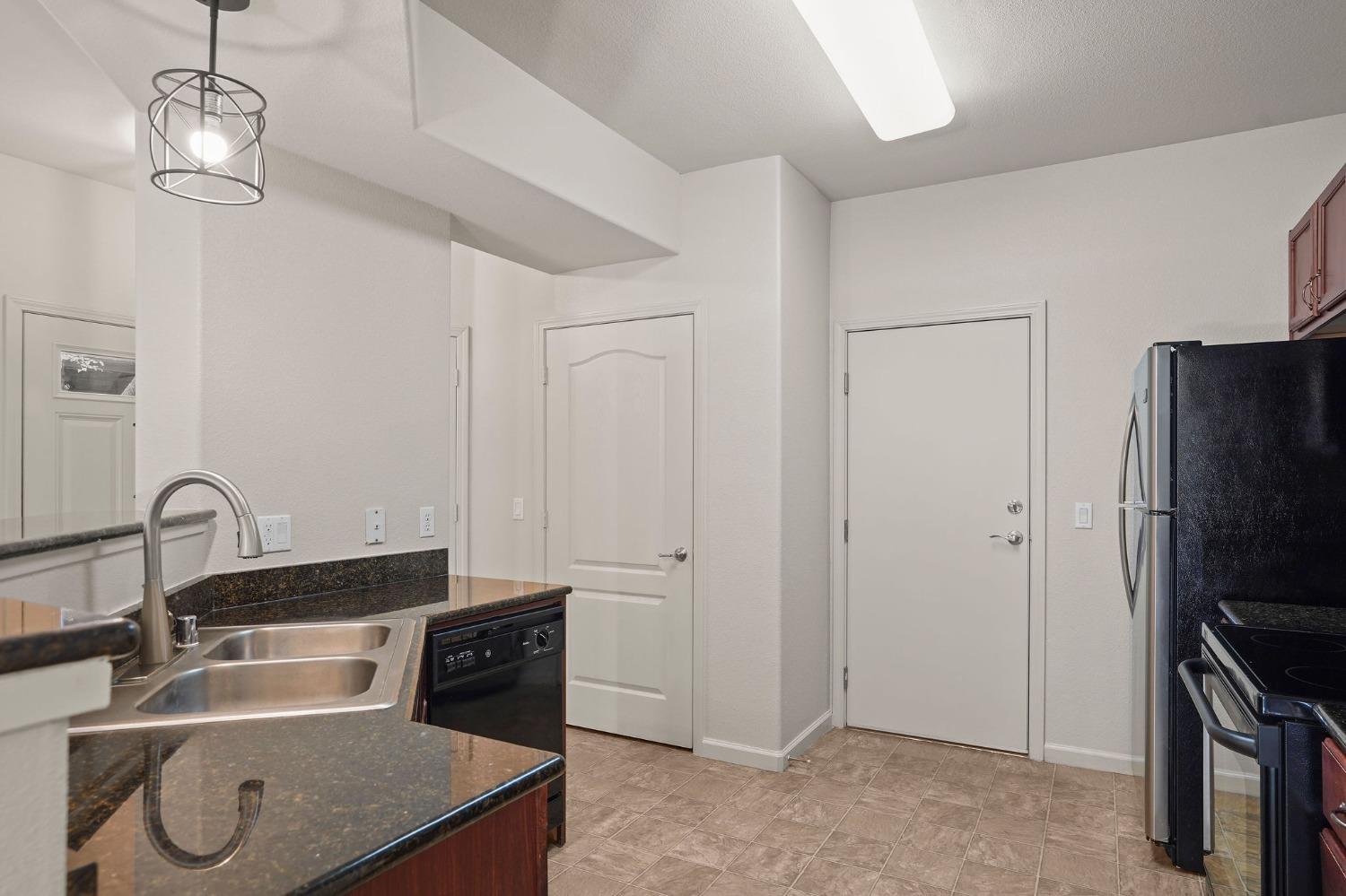 Detail Gallery Image 14 of 39 For 1900 Danbrook Dr #1117,  Sacramento,  CA 95835 - 2 Beds | 2 Baths