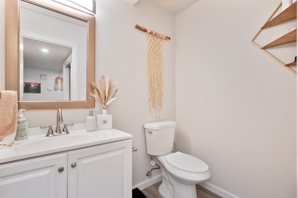 Detail Gallery Image 26 of 59 For 5270 Lake Knoll Ln, Fair Oaks,  CA 95628 - 3 Beds | 2/1 Baths