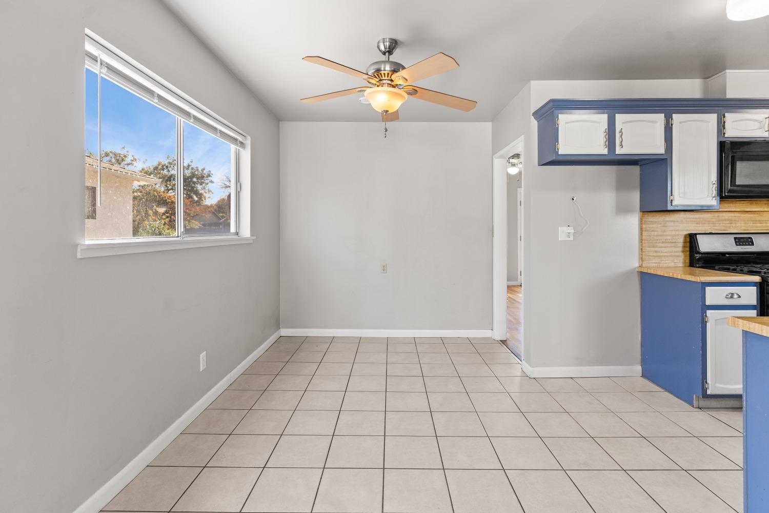 Detail Gallery Image 11 of 31 For 1535 Elmwood Ave, Stockton,  CA 95204 - 2 Beds | 2 Baths