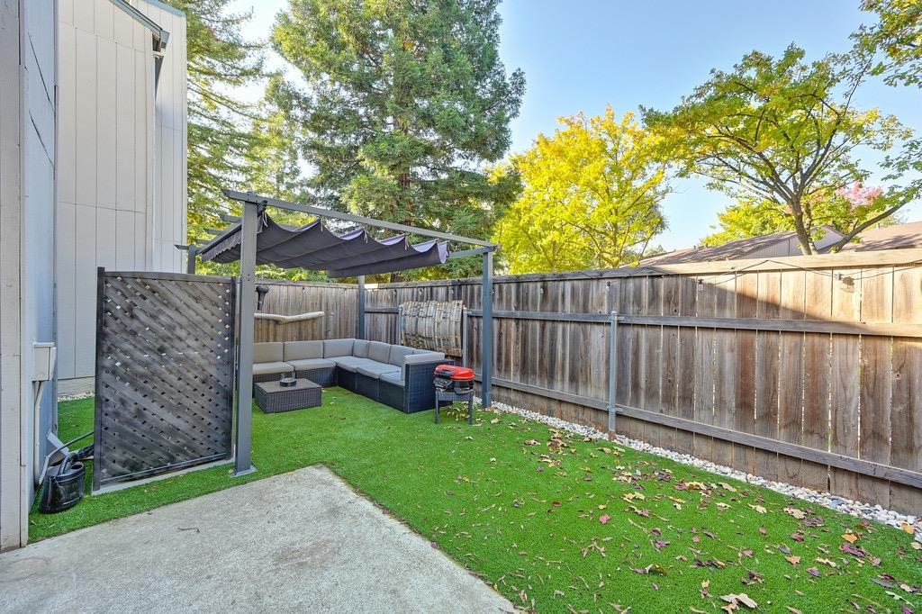 Detail Gallery Image 50 of 59 For 5270 Lake Knoll Ln, Fair Oaks,  CA 95628 - 3 Beds | 2/1 Baths