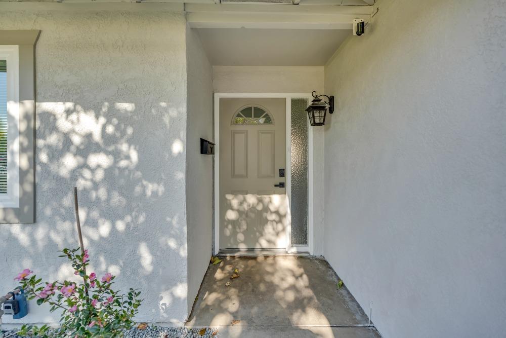 Detail Gallery Image 5 of 50 For 5853 Ambler St, Sacramento,  CA 95823 - 4 Beds | 2 Baths