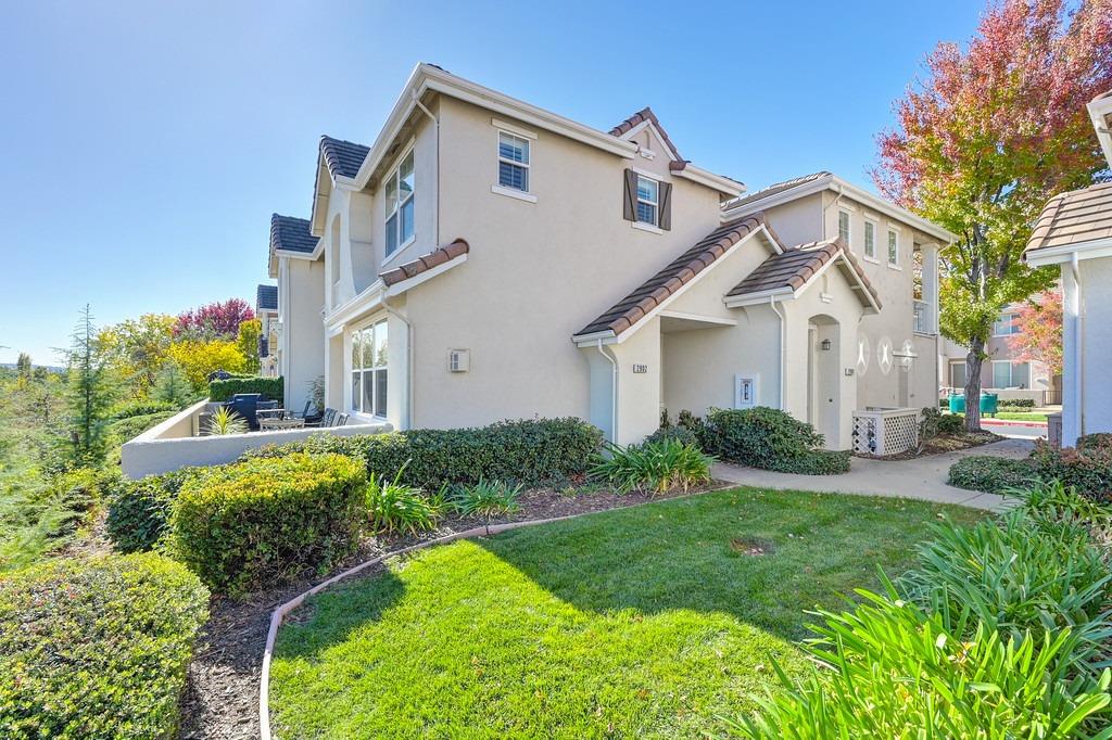 Detail Gallery Image 1 of 49 For 2902 Esplanade Cir, Folsom,  CA 95630 - 2 Beds | 2/1 Baths