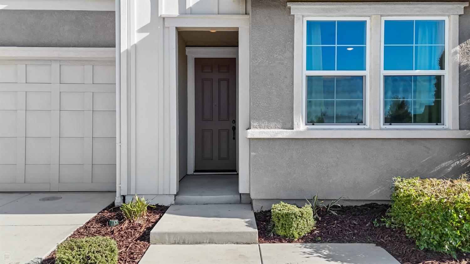 Detail Gallery Image 5 of 87 For 1106 Crescent Ave, Manteca,  CA 95336 - 2 Beds | 2/1 Baths