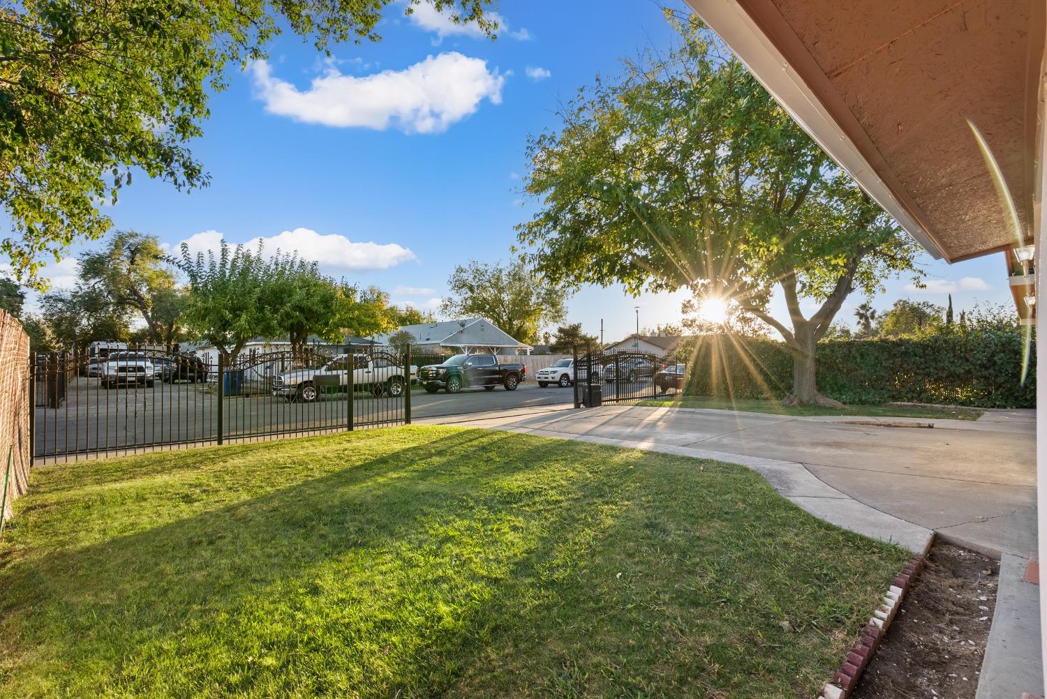 Detail Gallery Image 42 of 42 For 2711 52nd Ave, Sacramento,  CA 95822 - 3 Beds | 2 Baths