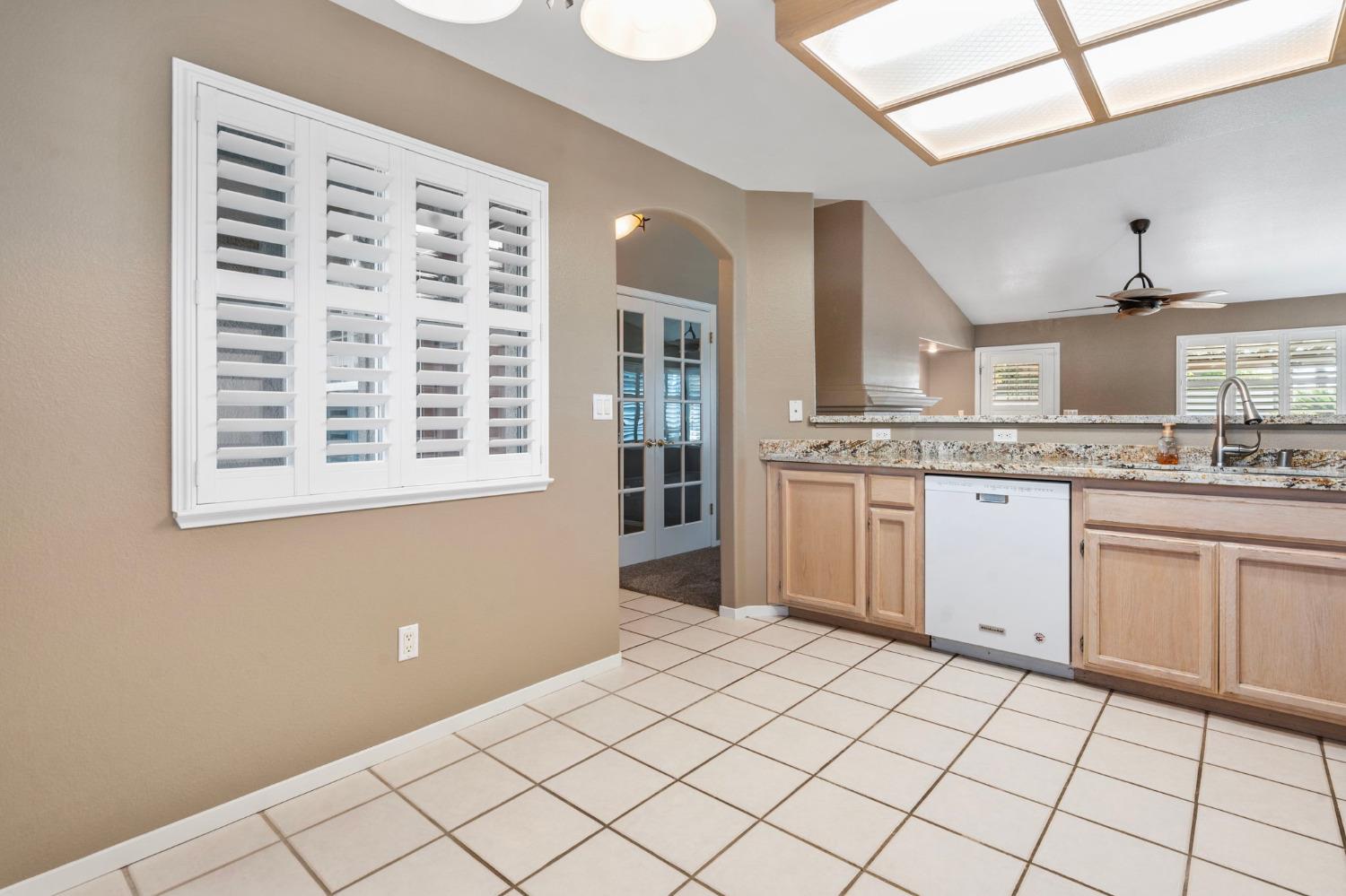 Detail Gallery Image 12 of 58 For 1932 Rockypoint Way, Riverbank,  CA 95367 - 3 Beds | 2 Baths