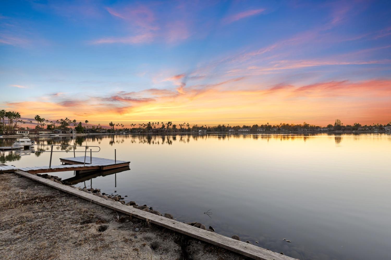 Detail Gallery Image 8 of 85 For 6440 Havenside Dr, Sacramento,  CA 95831 - 5 Beds | 4 Baths