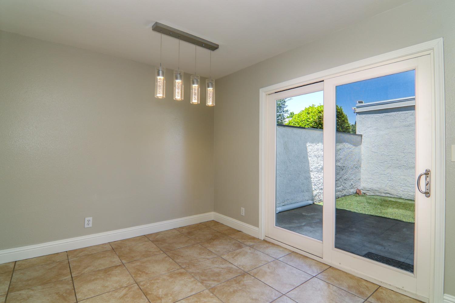 Detail Gallery Image 15 of 44 For 5861 Sperry Dr, Citrus Heights,  CA 95621 - 3 Beds | 2/1 Baths