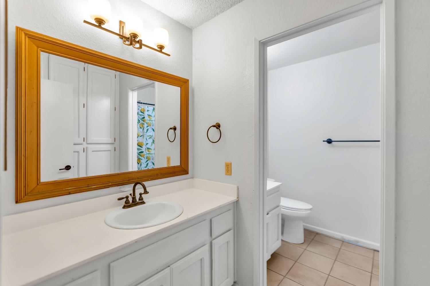 Detail Gallery Image 16 of 35 For 1246 Pebblewood Dr, Sacramento,  CA 95833 - 3 Beds | 2 Baths