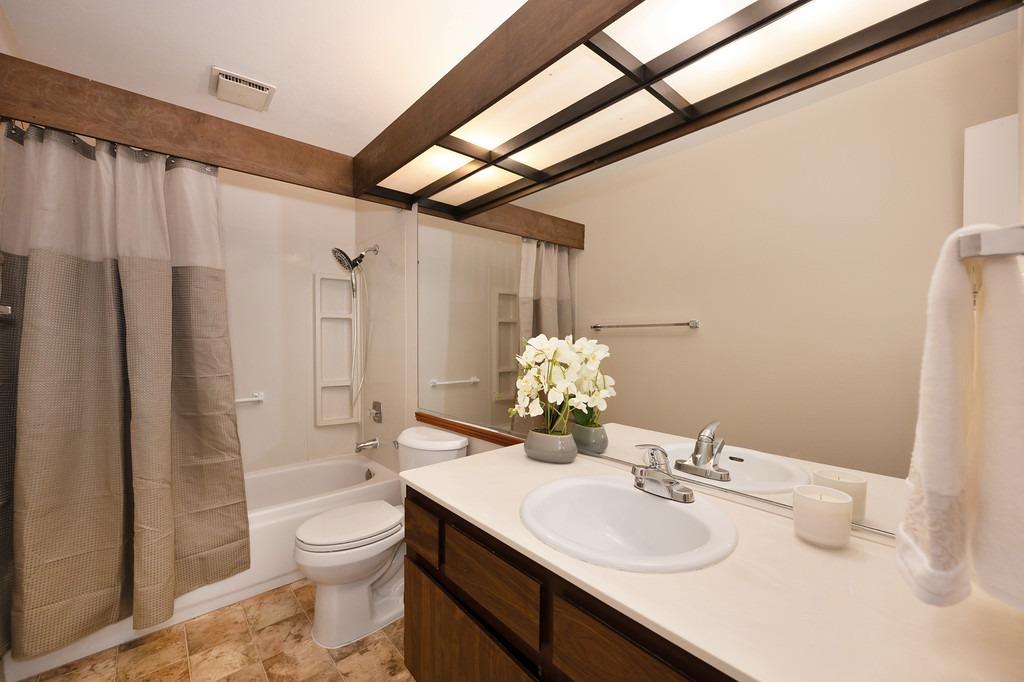 Detail Gallery Image 23 of 42 For 660 Woodside Sierra #1,  Sacramento,  CA 95825 - 2 Beds | 2 Baths