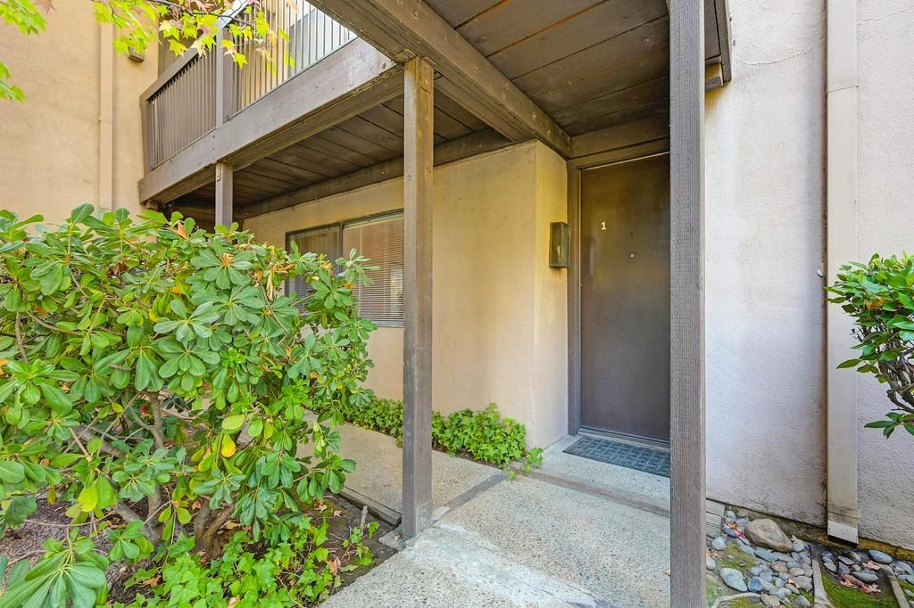 Detail Gallery Image 30 of 42 For 660 Woodside Sierra #1,  Sacramento,  CA 95825 - 2 Beds | 2 Baths