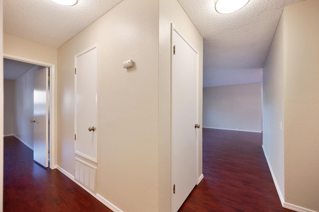 Detail Gallery Image 14 of 42 For 660 Woodside Sierra #1,  Sacramento,  CA 95825 - 2 Beds | 2 Baths