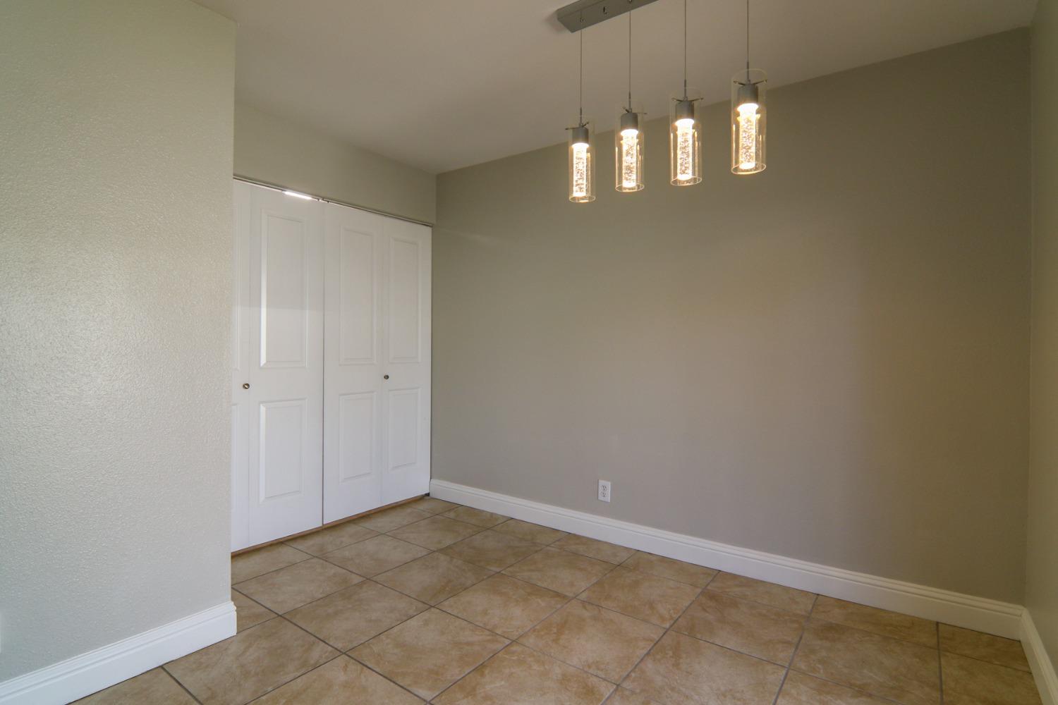 Detail Gallery Image 16 of 44 For 5861 Sperry Dr, Citrus Heights,  CA 95621 - 3 Beds | 2/1 Baths