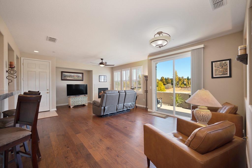 Detail Gallery Image 14 of 49 For 2902 Esplanade Cir, Folsom,  CA 95630 - 2 Beds | 2/1 Baths