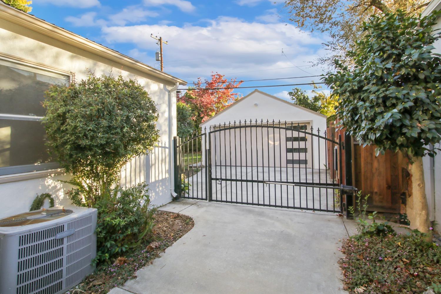 Detail Gallery Image 26 of 38 For 1866 Bidwell Way, Sacramento,  CA 95818 - 3 Beds | 1 Baths