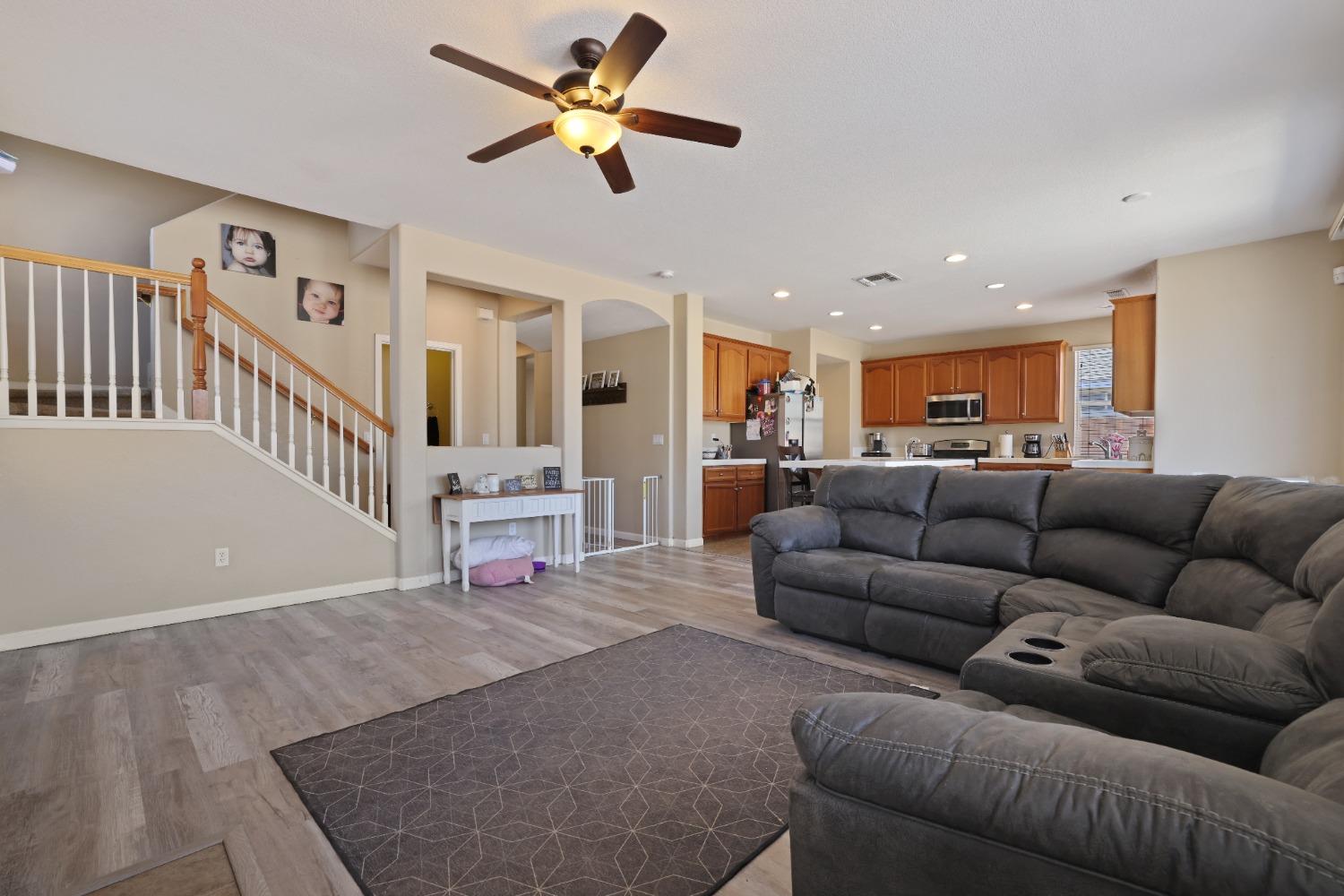 Detail Gallery Image 18 of 40 For 1740 Vintage Cir, Oakdale,  CA 95361 - 4 Beds | 2/1 Baths