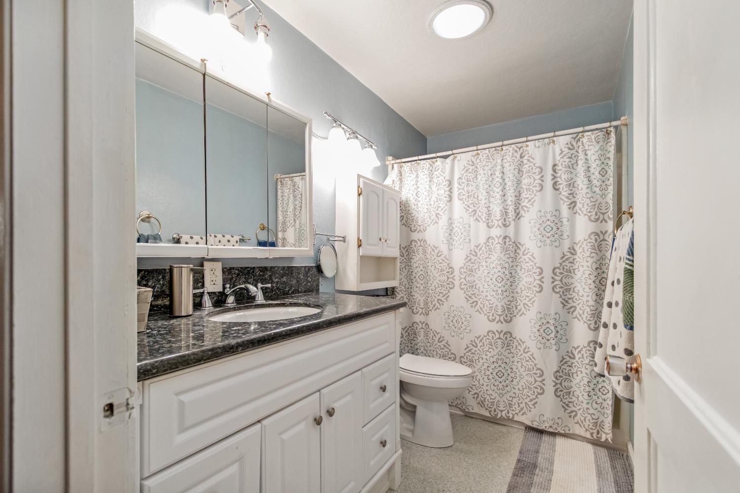 Detail Gallery Image 12 of 28 For 14585 Ridge Rd, Sutter Creek,  CA 95685 - 2 Beds | 1 Baths