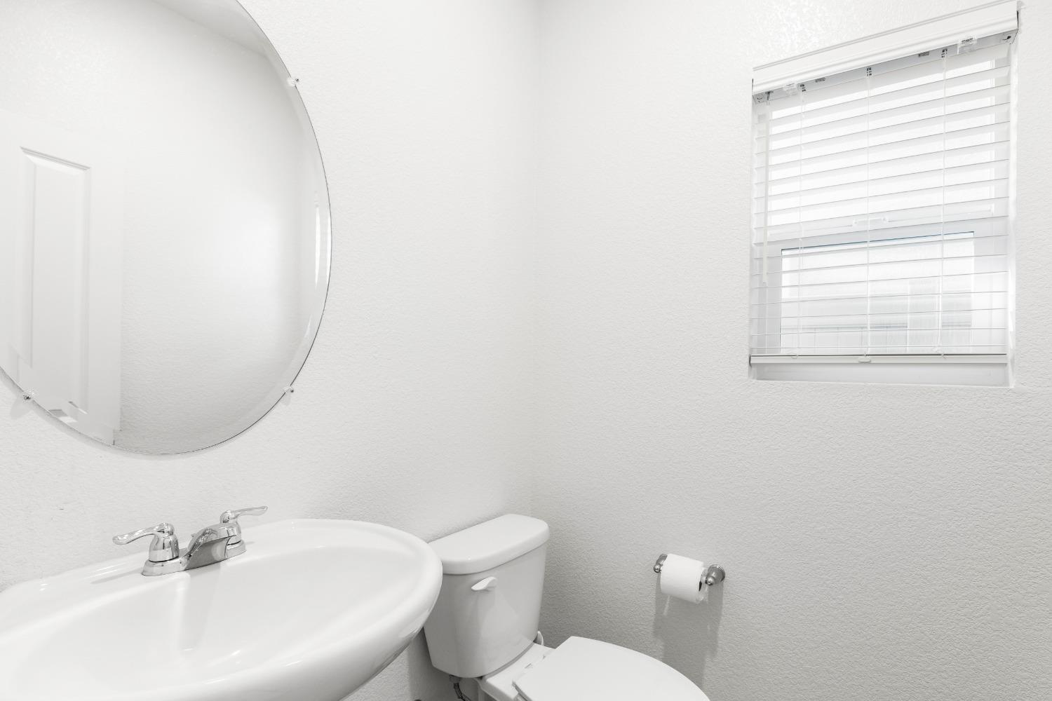 Detail Gallery Image 18 of 38 For 2 Bridgehome Ct, Sacramento,  CA 95834 - 3 Beds | 2/1 Baths