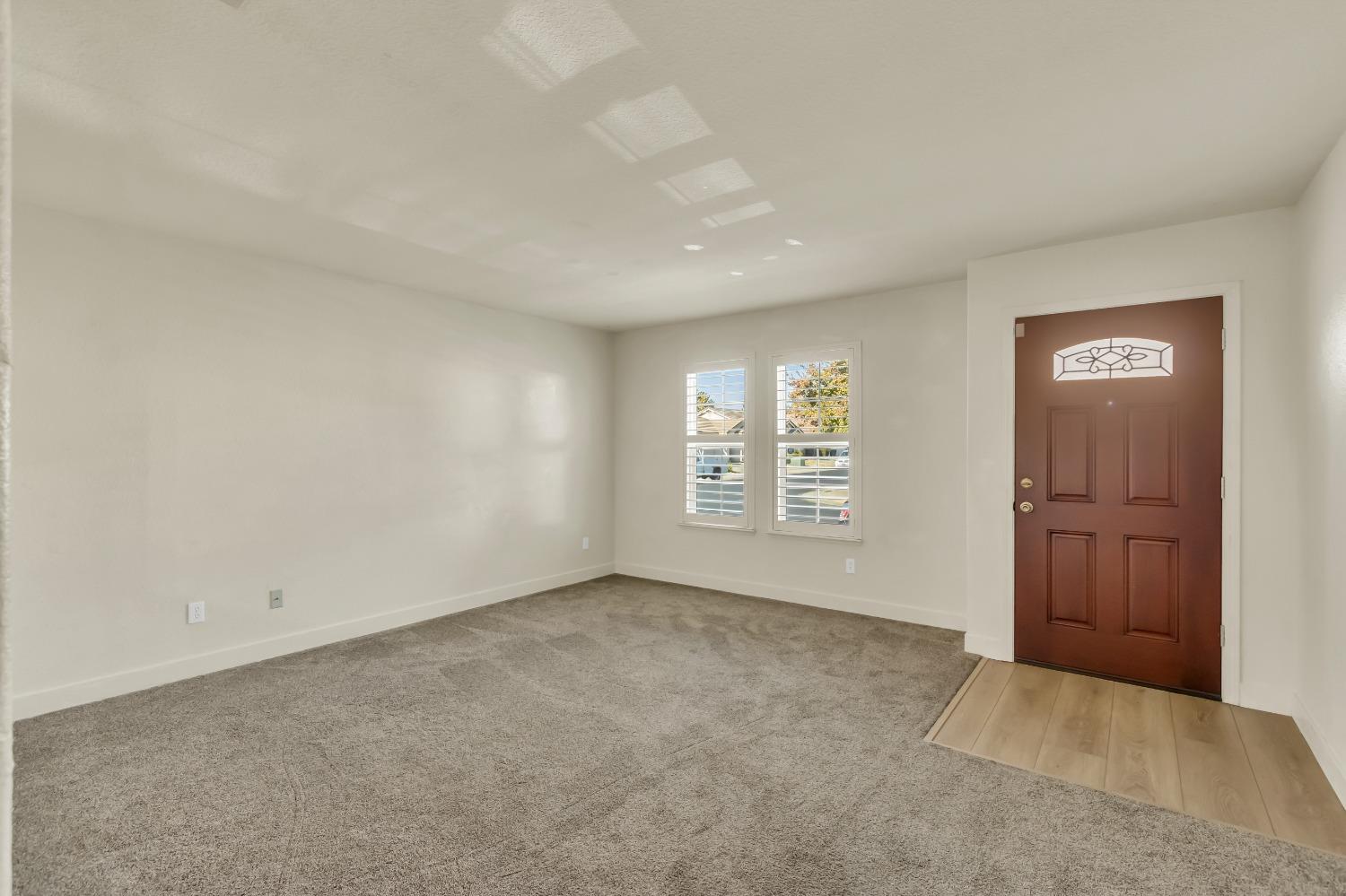 Detail Gallery Image 6 of 38 For 1957 Amber Waves Way, Roseville,  CA 95747 - 3 Beds | 2 Baths