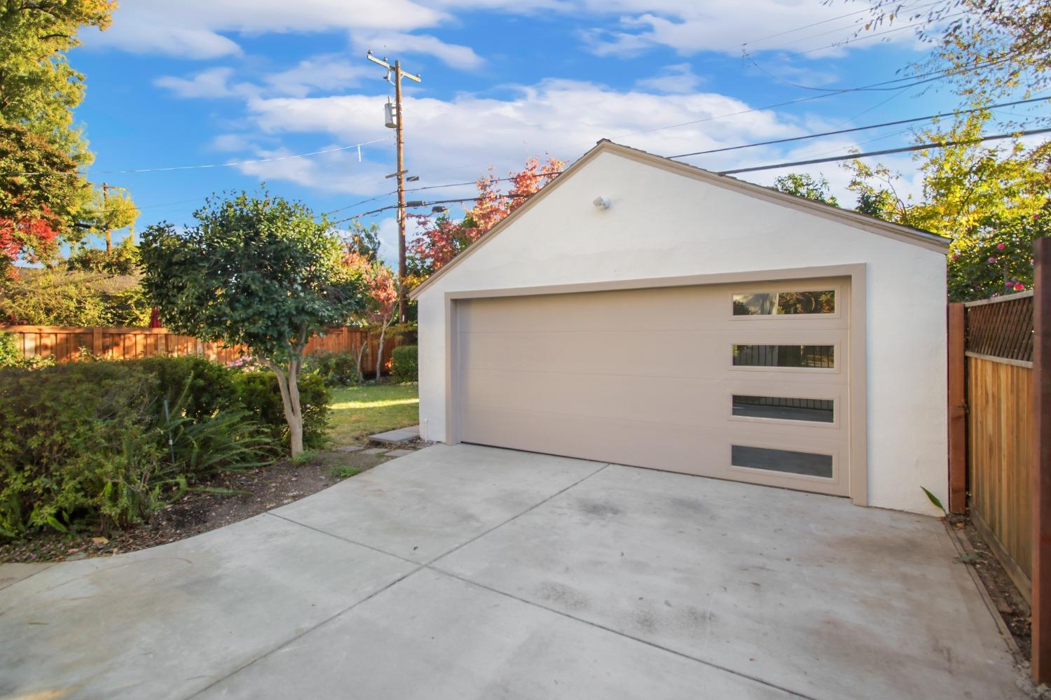 Detail Gallery Image 28 of 38 For 1866 Bidwell Way, Sacramento,  CA 95818 - 3 Beds | 1 Baths