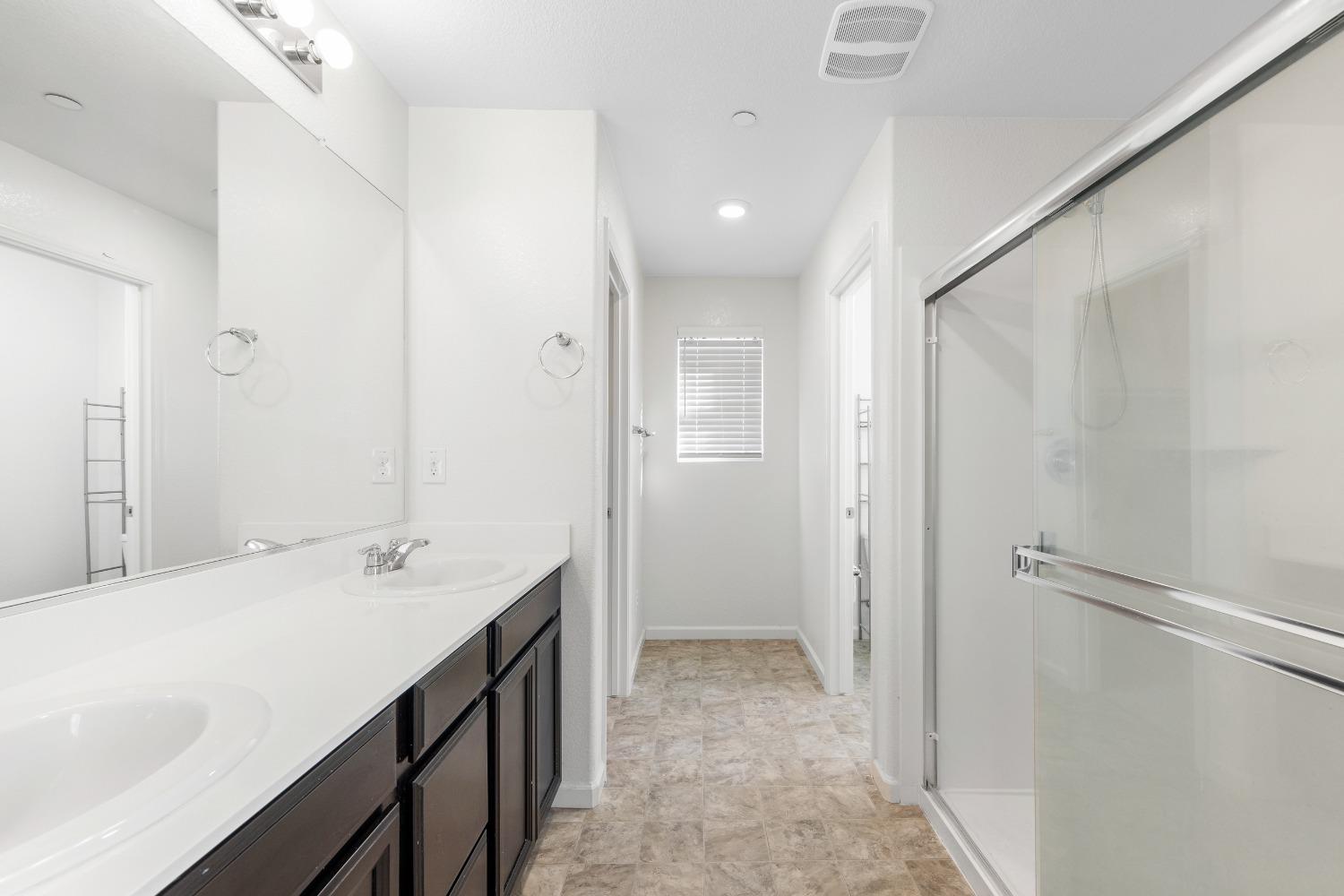 Detail Gallery Image 24 of 38 For 2 Bridgehome Ct, Sacramento,  CA 95834 - 3 Beds | 2/1 Baths