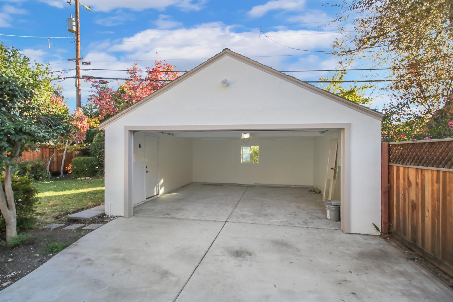 Detail Gallery Image 27 of 38 For 1866 Bidwell Way, Sacramento,  CA 95818 - 3 Beds | 1 Baths