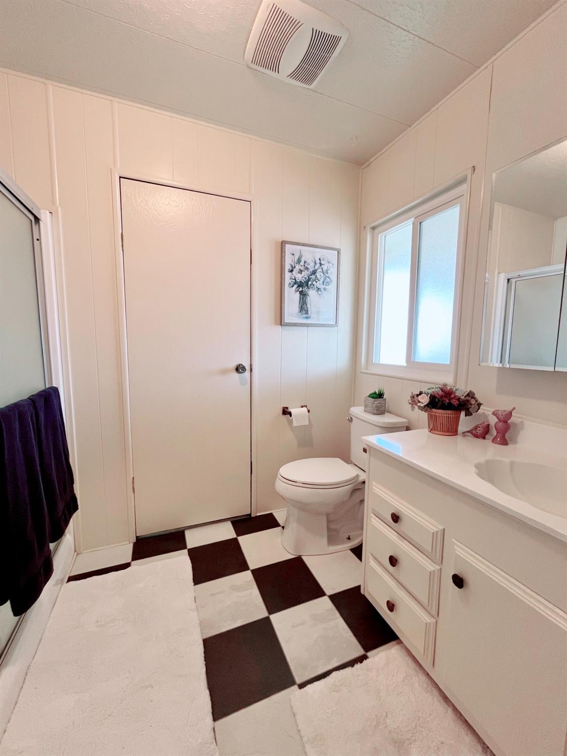 Detail Gallery Image 21 of 40 For 8307 Big Oak Dr, Citrus Heights,  CA 95610 - 2 Beds | 2 Baths