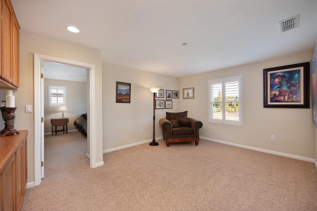 Detail Gallery Image 21 of 49 For 2902 Esplanade Cir, Folsom,  CA 95630 - 2 Beds | 2/1 Baths