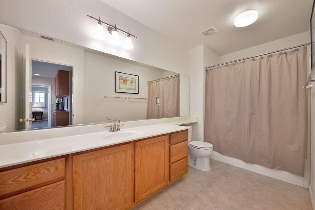 Detail Gallery Image 29 of 49 For 2902 Esplanade Cir, Folsom,  CA 95630 - 2 Beds | 2/1 Baths