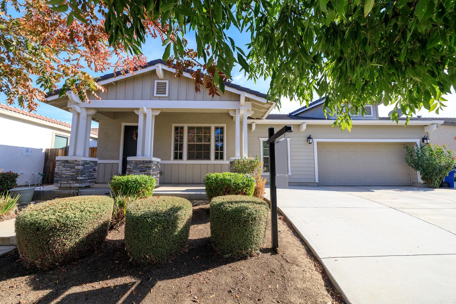 Detail Gallery Image 1 of 43 For 132 Lemon Blossom Ln, Patterson,  CA 95363 - 5 Beds | 2 Baths