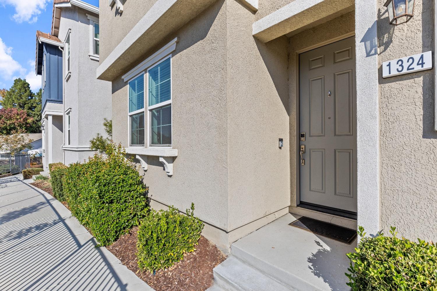 Detail Gallery Image 31 of 38 For 1324 Ironside Pl, Roseville,  CA 95747 - 3 Beds | 2/1 Baths