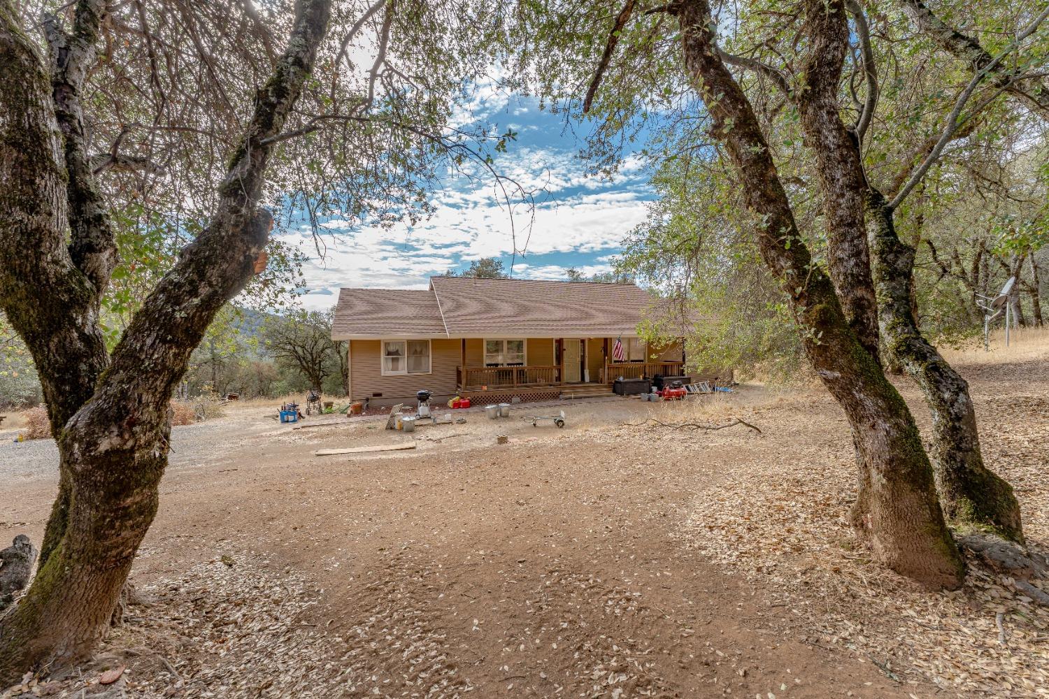 Detail Gallery Image 1 of 31 For 8126 Hemlock Ln, Oregon House,  CA 95962 - 2 Beds | 2 Baths