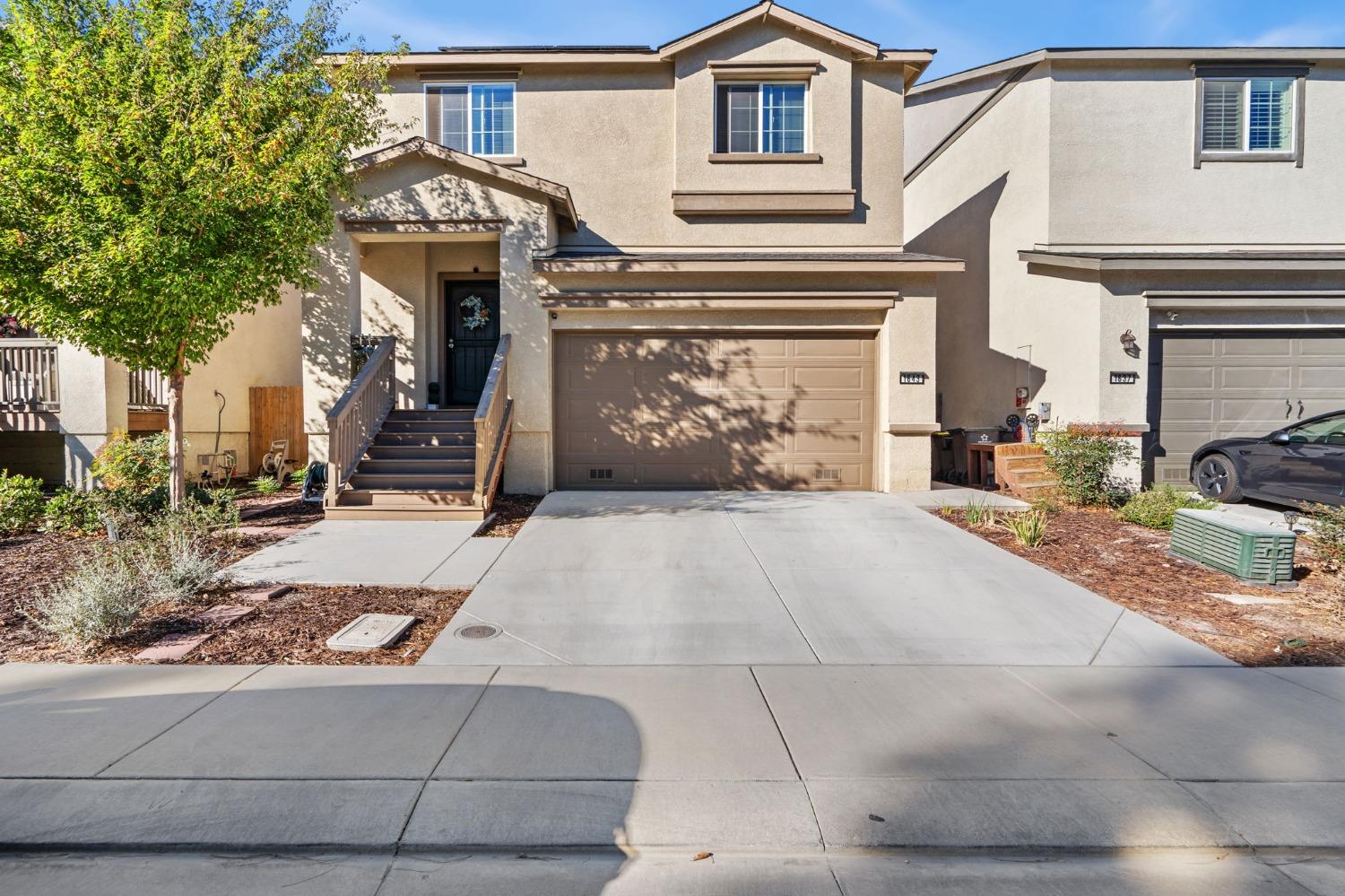 Detail Gallery Image 1 of 22 For 1643 Cameo Dr, Stockton,  CA 95206 - 3 Beds | 2/1 Baths