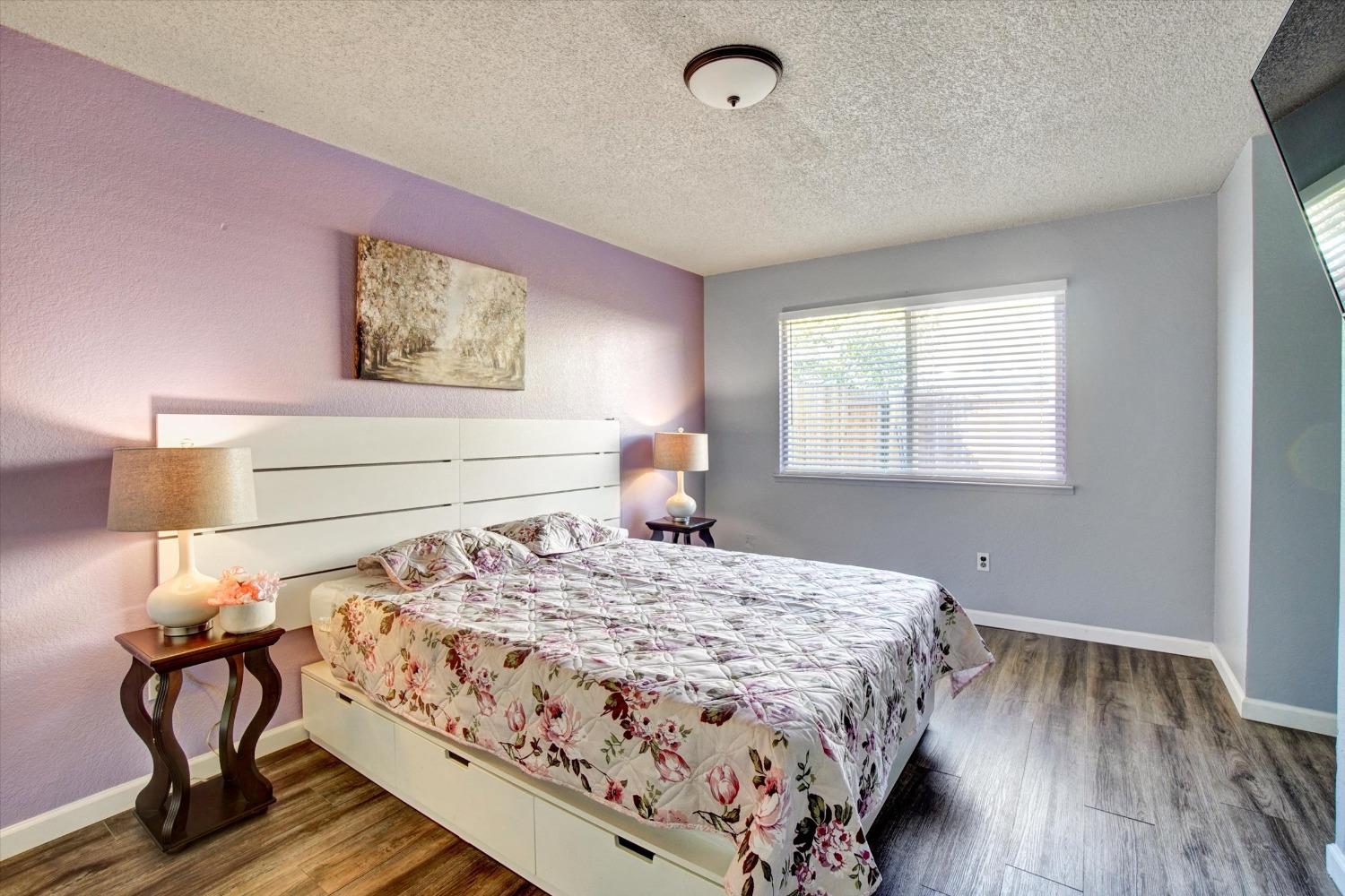 Detail Gallery Image 9 of 19 For 4111 35th Ave, Sacramento,  CA 95824 - 2 Beds | 2 Baths